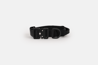 Hundehalsband - robustes Outdoor Halsband für Hunde Schwarz Seitlich Liegend