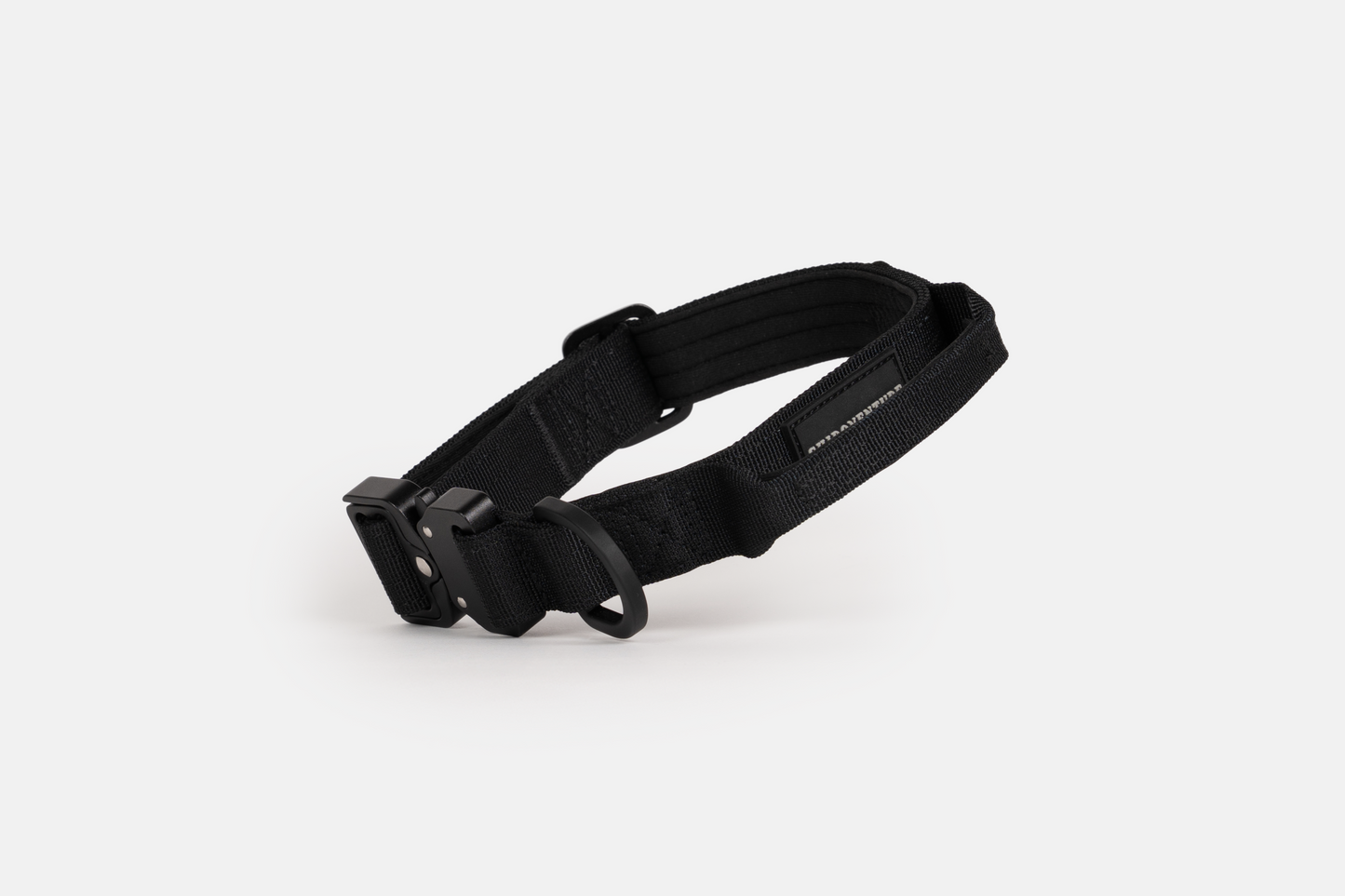 Hundehalsband - robustes Outdoor Halsband für Hunde Schwarz Seitlich Angehoben