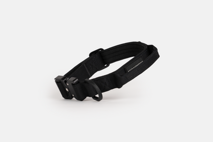 Hundehalsband - robustes Outdoor Halsband für Hunde Schwarz Seitlich Angehoben