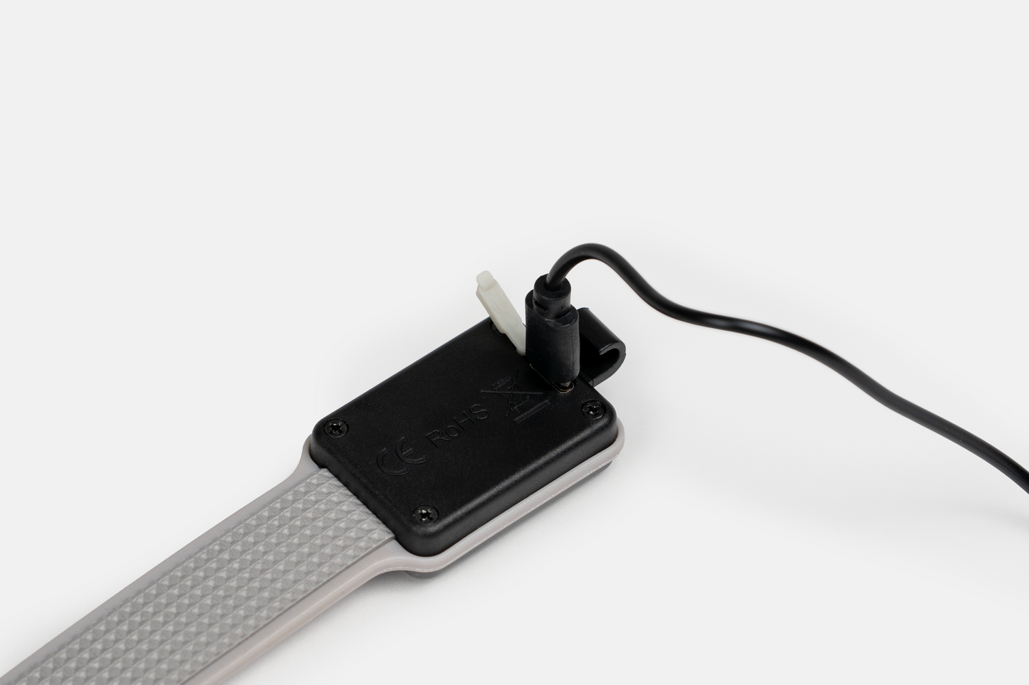 Walk-the-Dog Light - LED-Armband für sichere Hundespaziergänge im Dunkeln, Ansicht Aufladen