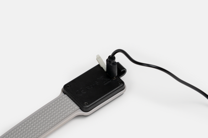 Walk-the-Dog Light - LED-Armband für sichere Hundespaziergänge im Dunkeln, Ansicht Aufladen